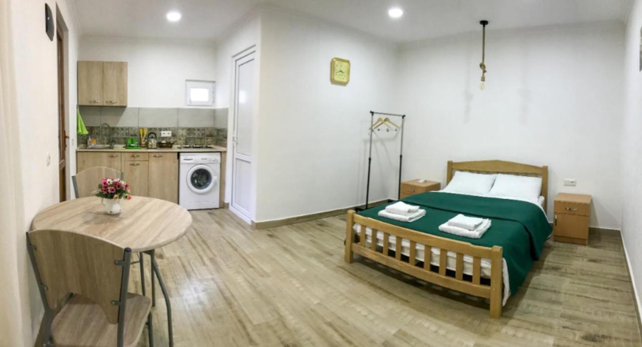 Guest House Beautiful Tbilisi - Cool & Cozy Apartments エクステリア 写真